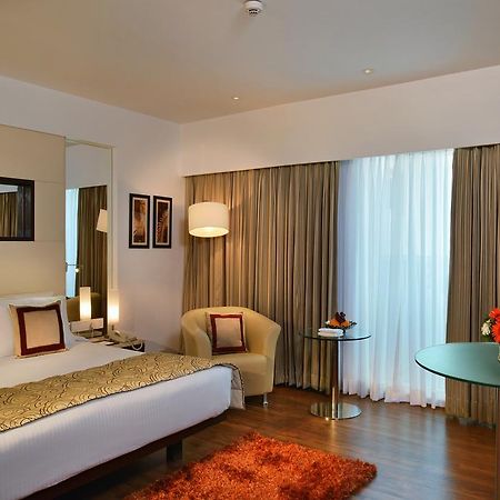 Majestic Court Sarovar Portico Navi Mumbai Eksteriør billede