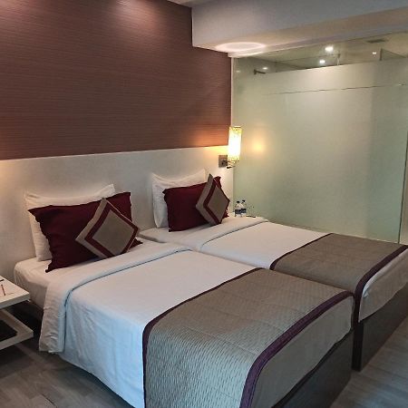 Majestic Court Sarovar Portico Navi Mumbai Eksteriør billede