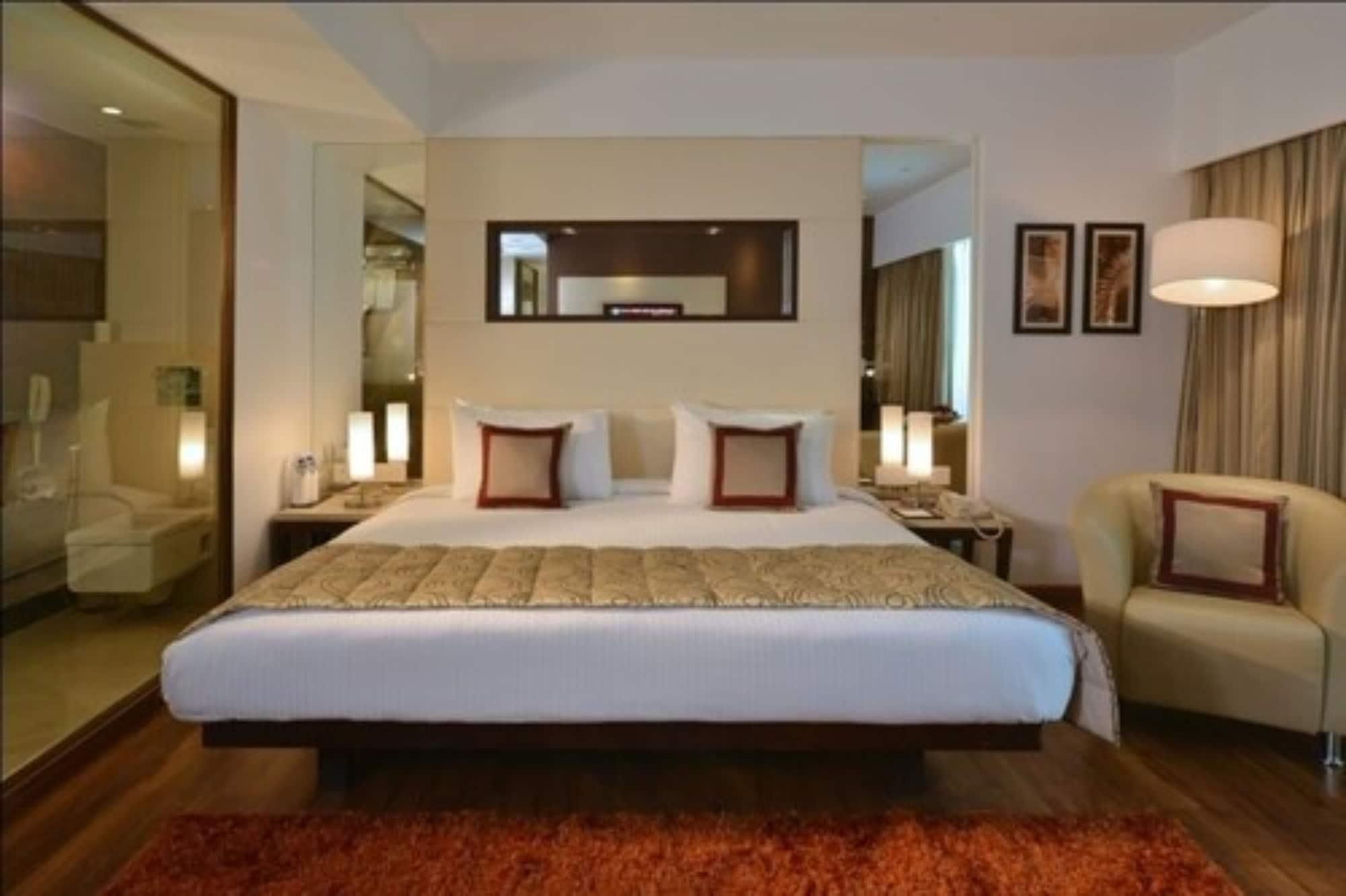 Majestic Court Sarovar Portico Navi Mumbai Eksteriør billede