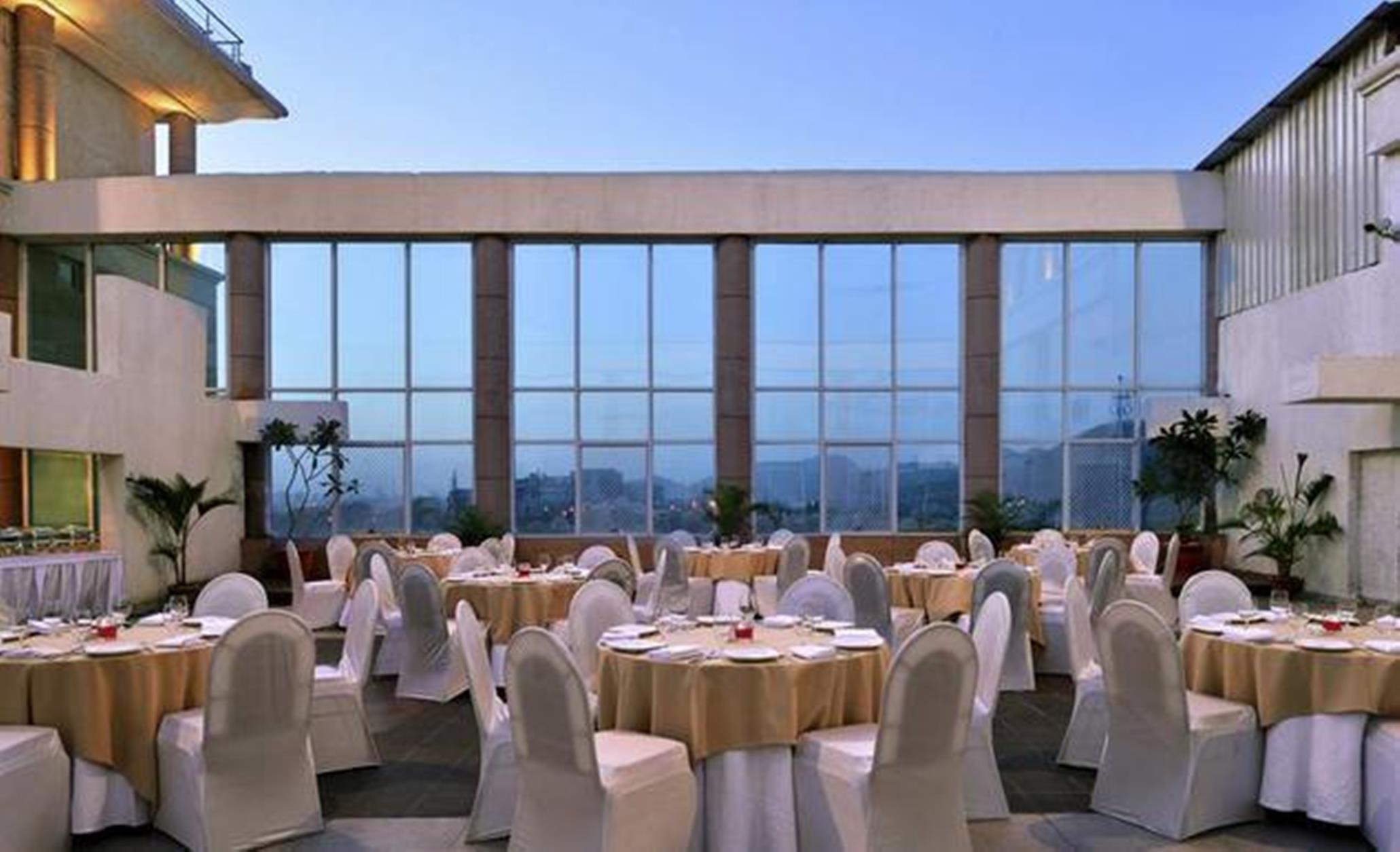 Majestic Court Sarovar Portico Navi Mumbai Eksteriør billede