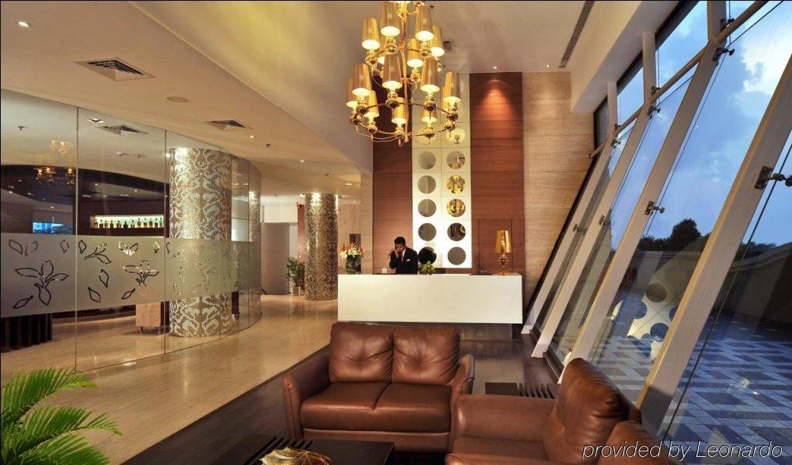 Majestic Court Sarovar Portico Navi Mumbai Eksteriør billede