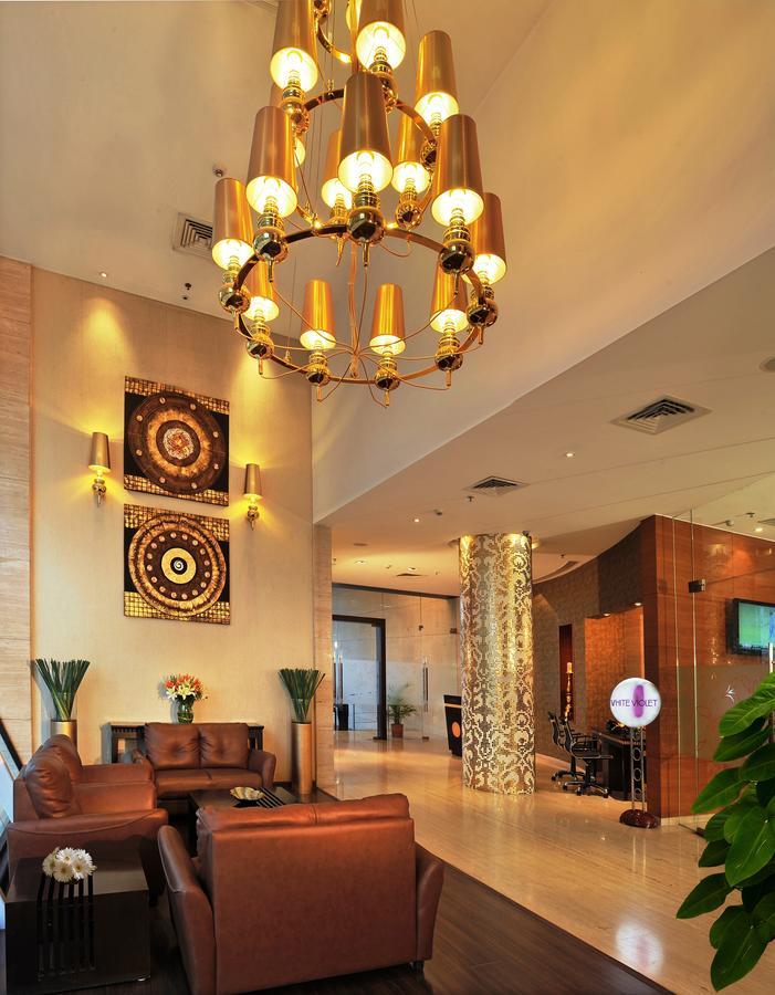 Majestic Court Sarovar Portico Navi Mumbai Eksteriør billede
