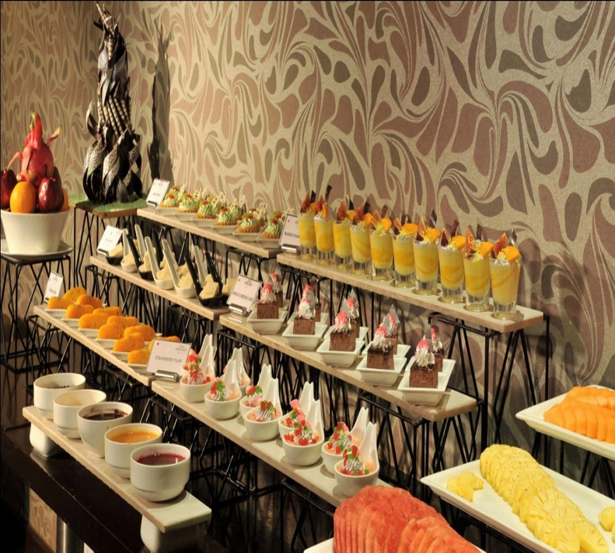 Majestic Court Sarovar Portico Navi Mumbai Eksteriør billede